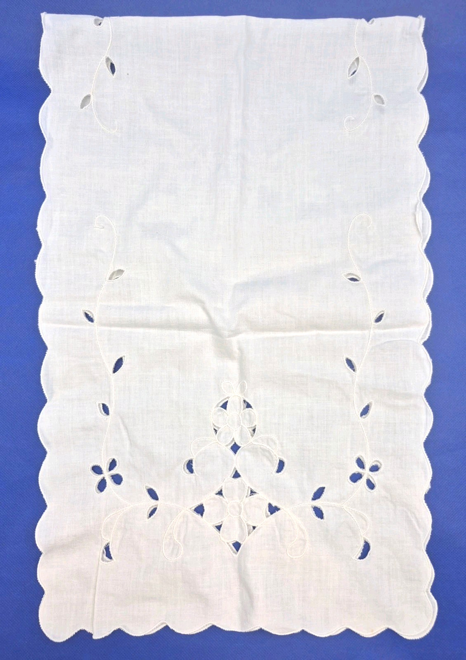 Vintage Embroidered White Linen Cutwork Table Runner Scalloped Edge 37x12"